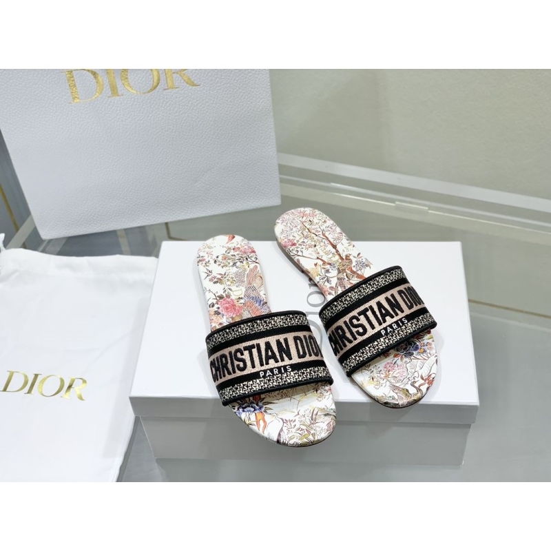 ch**an D*or slippers